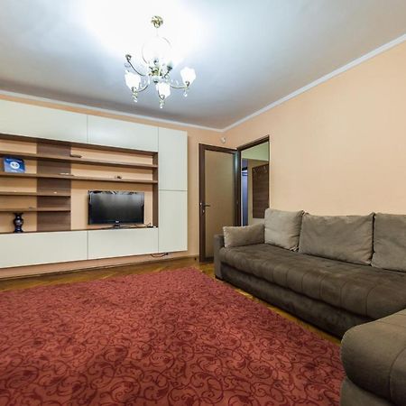 פיטסטי Apartament Carol Davila מראה חיצוני תמונה