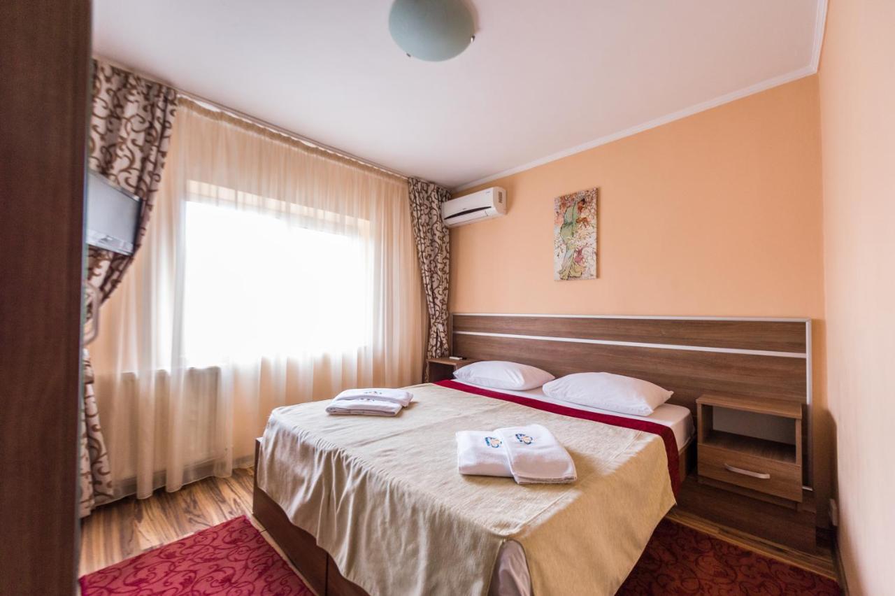 פיטסטי Apartament Carol Davila מראה חיצוני תמונה