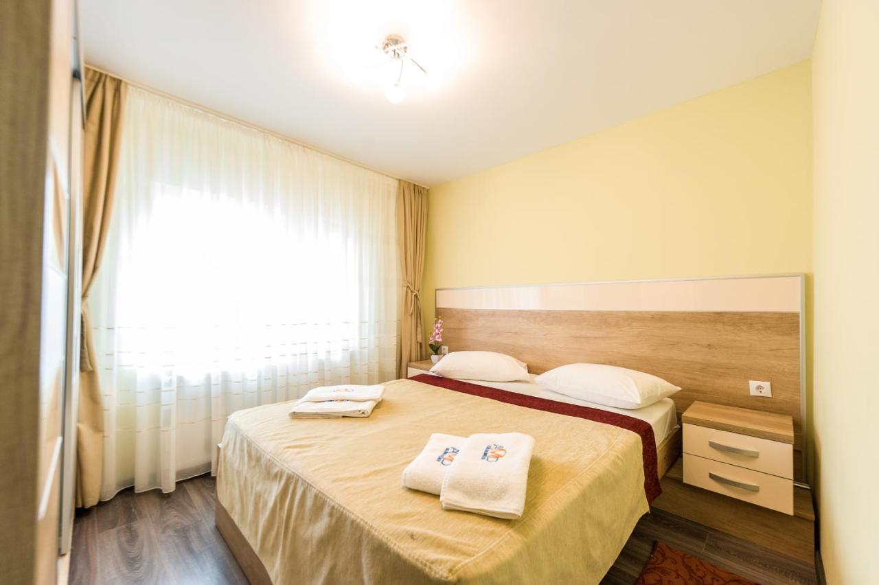 פיטסטי Apartament Carol Davila מראה חיצוני תמונה