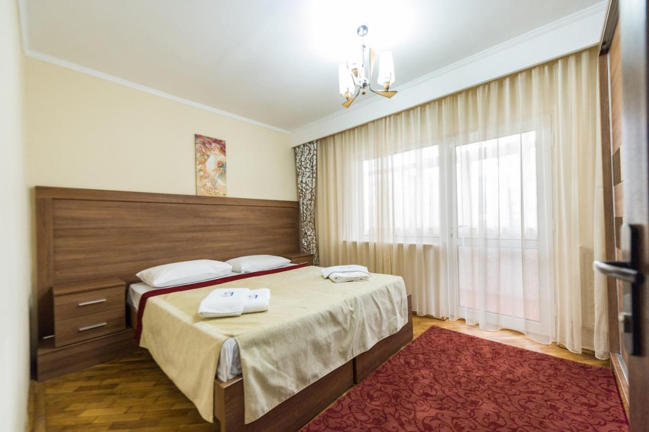 פיטסטי Apartament Carol Davila מראה חיצוני תמונה